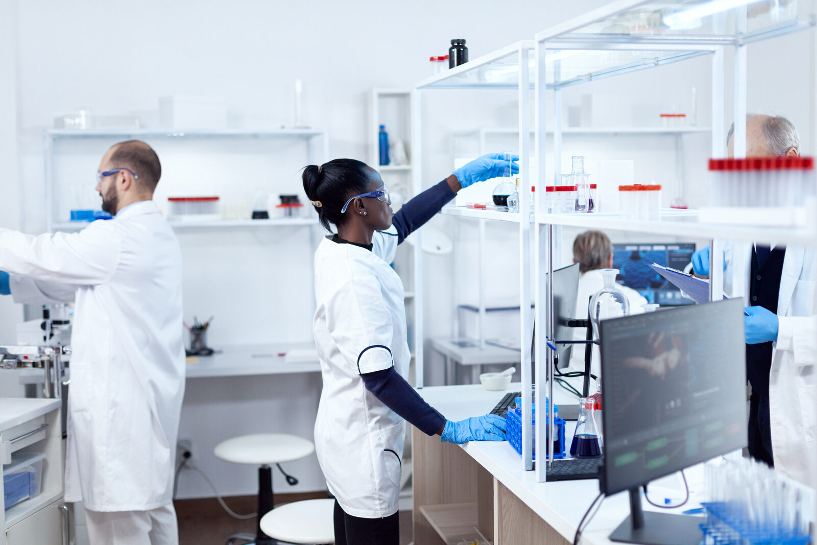 GMP Biotech Cleanroom