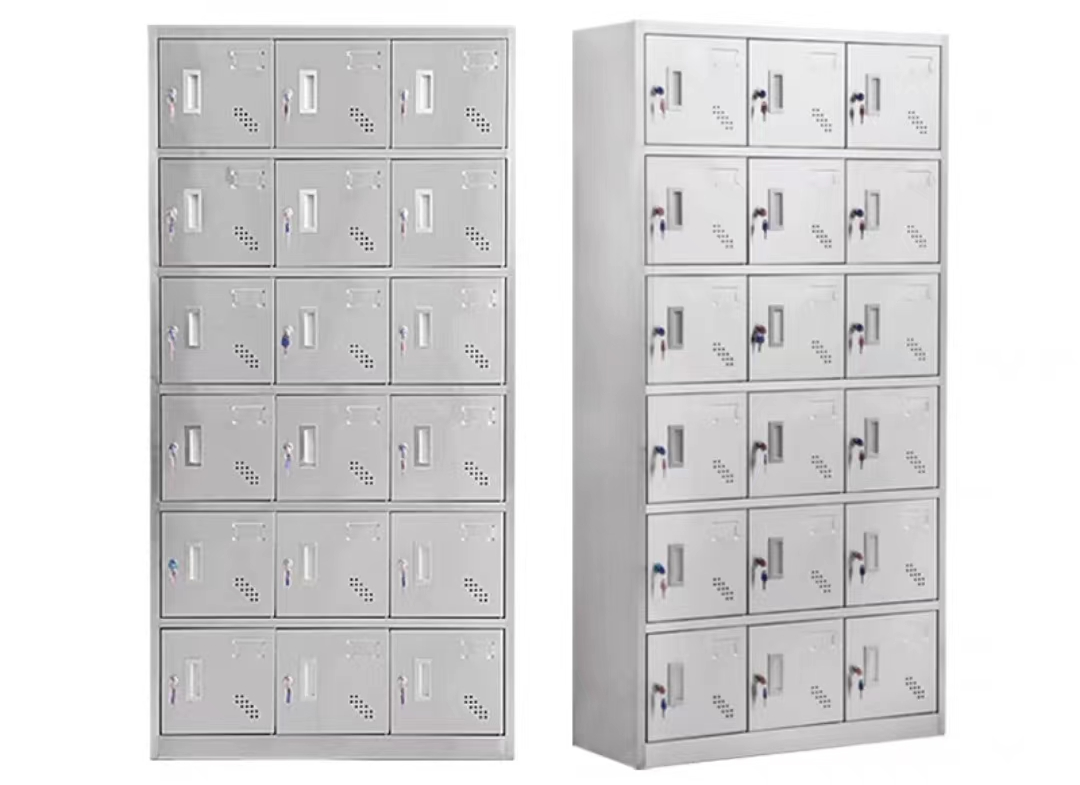 15-door locker