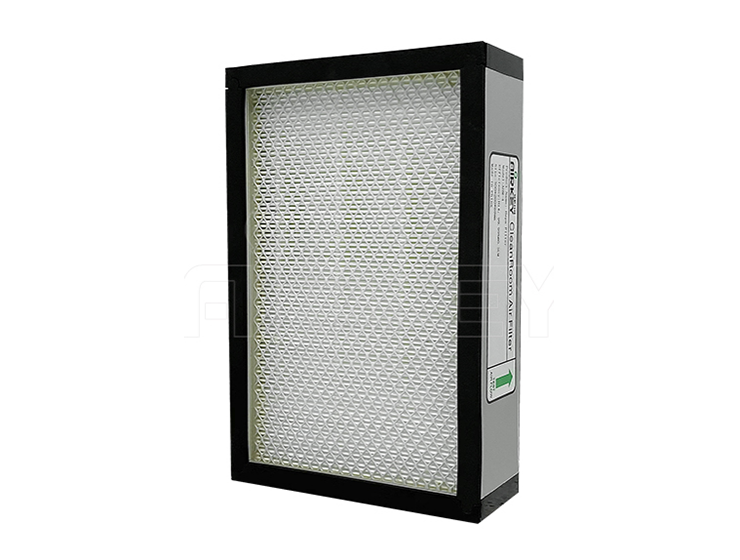 Panel structure with large filter surface and high dust detention