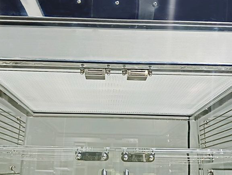 Built-in HEPA filter, effective dust removal