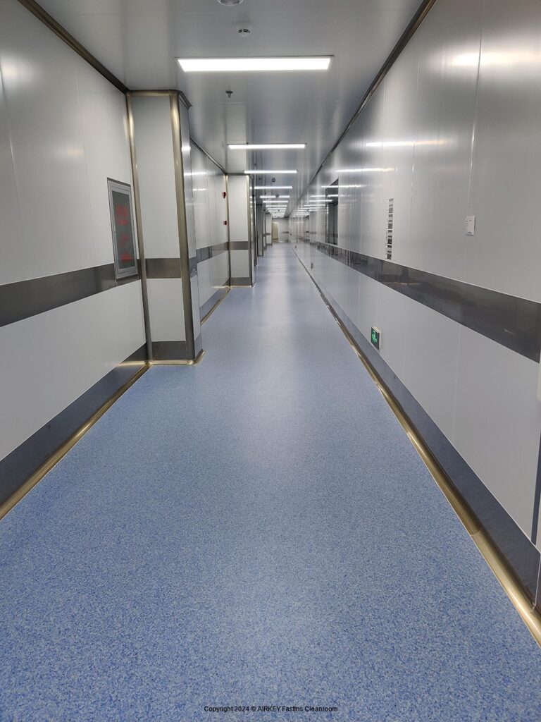 Sandwich panel for hospitals