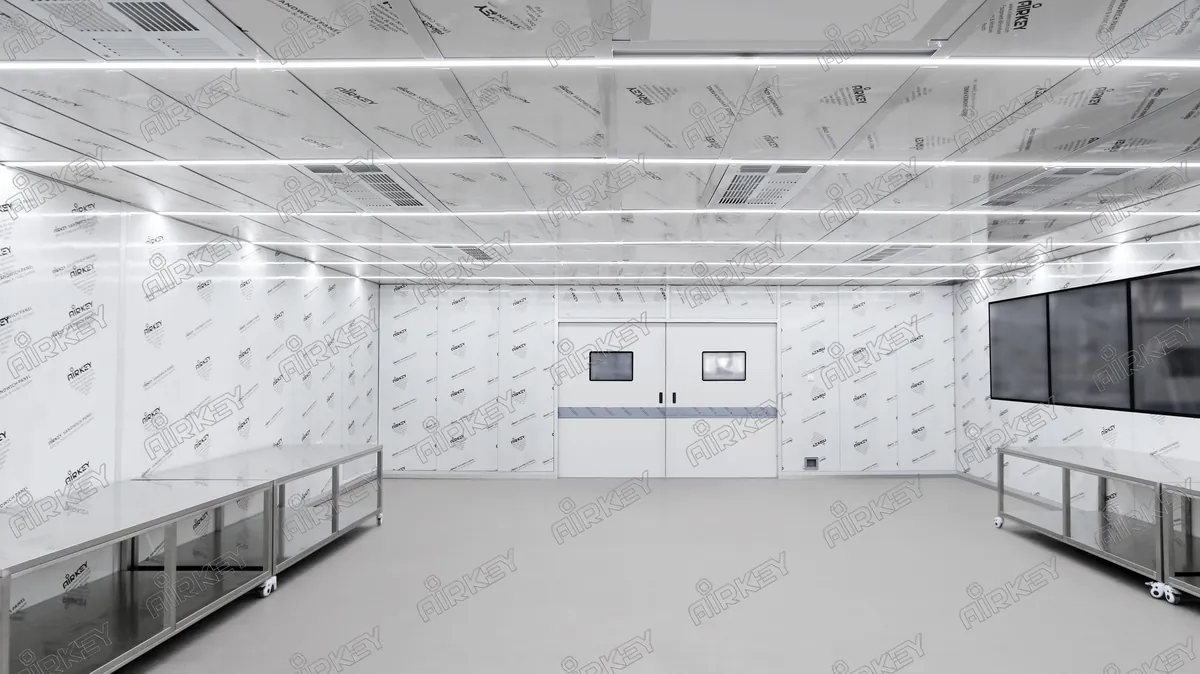 Class100000 Cleanroom with Auto-sliding door