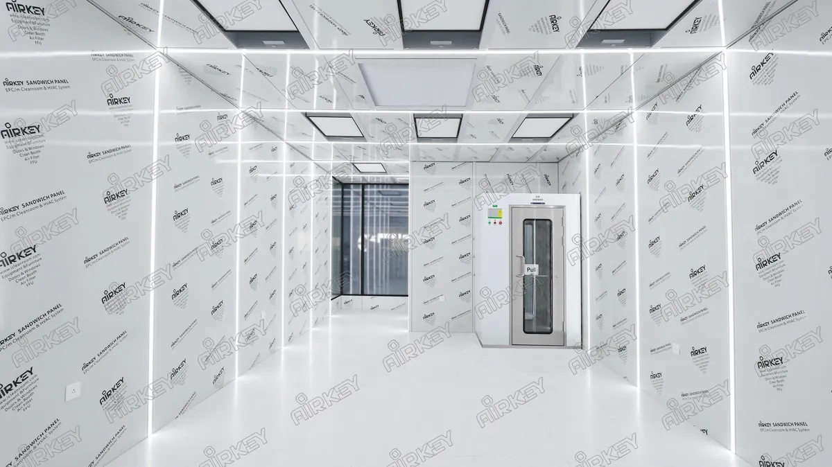 Air shower in modular cleanroom