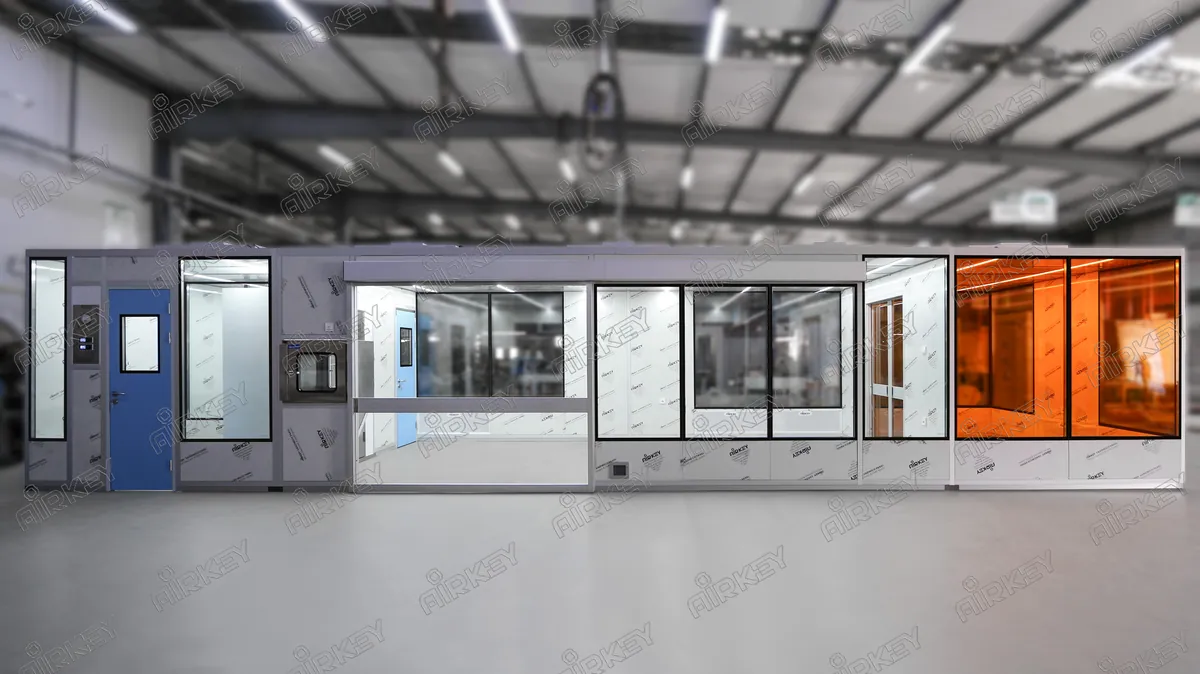 Modular Cleanroom with air shower and pass box