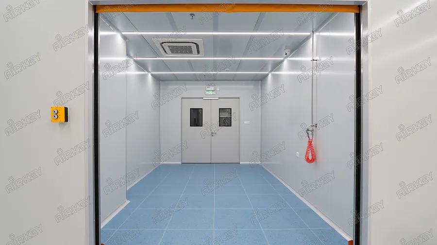 Cleanroom PVC fast roll-up door for the material storage room to ensure contamination control