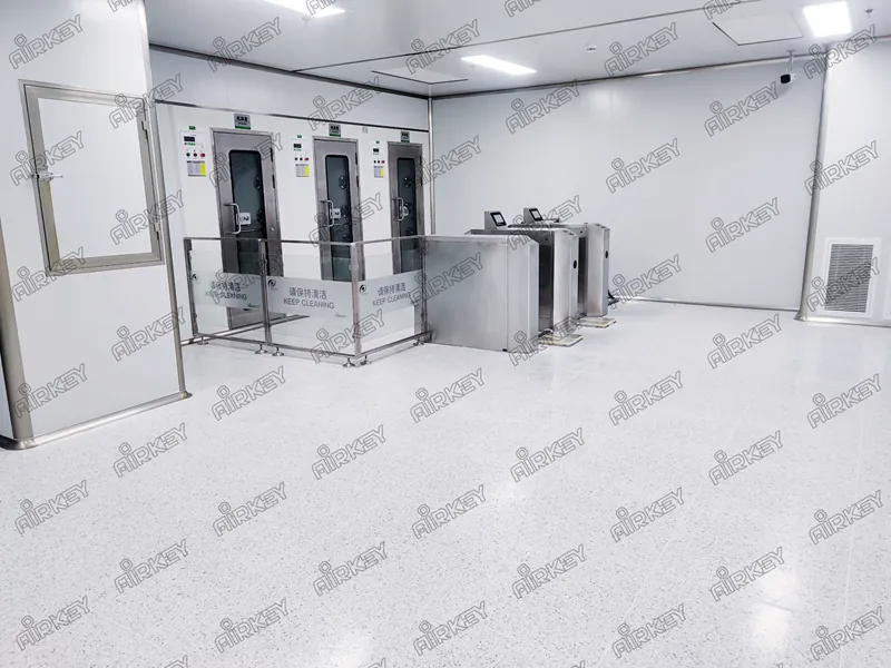 Integrated interlock buffer room In cleanroom