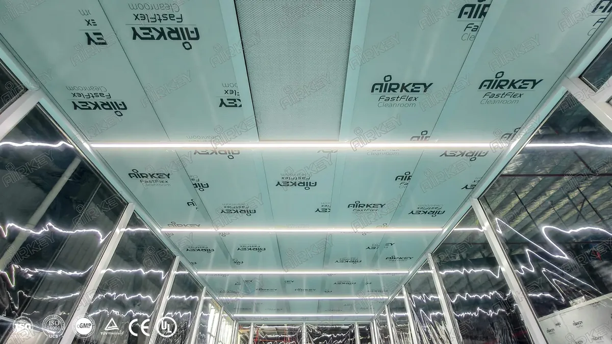 Equipment access door of modular laboratory cleanroom
